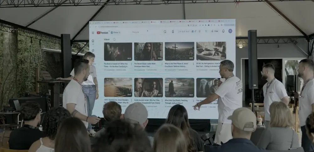 Professores do Growth ensinando no evento Dotti Experience 2026